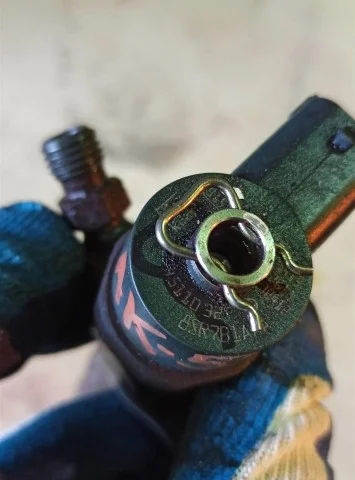 Форсунка топливная для Opel Insignia Универсал A 2008-2017 на фотографиях