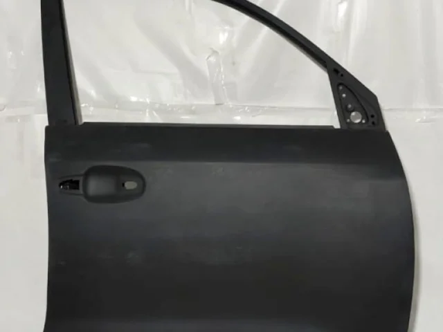 Дверь передняя правая для Toyota Land Cruiser 200 2007-2015 на фотографиях