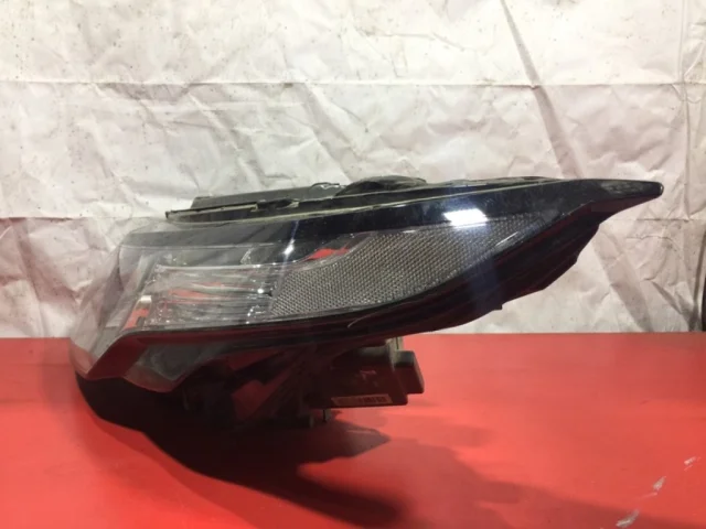 Фары для Land Rover Range Rover Evoque L538 Rest 2015-2018 на фотографиях