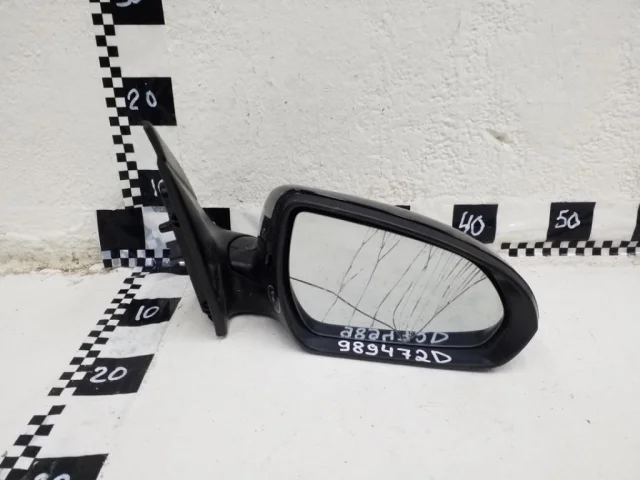 Зеркало заднего вида (в салоне) для Hyundai Solaris 2 (2017-2022) на фотографиях