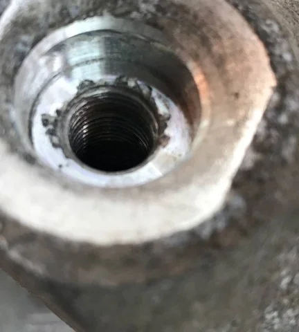 Качающийся рычаг левый для BMW X6 Е71 2007-2012 на фотографиях