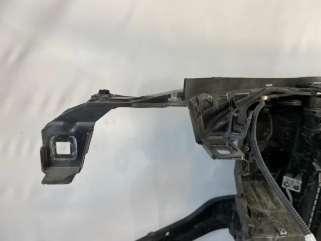 Панель радиатора (телевизор) для Mercedes-Benz GL class X166 2012-2016 на фотографиях