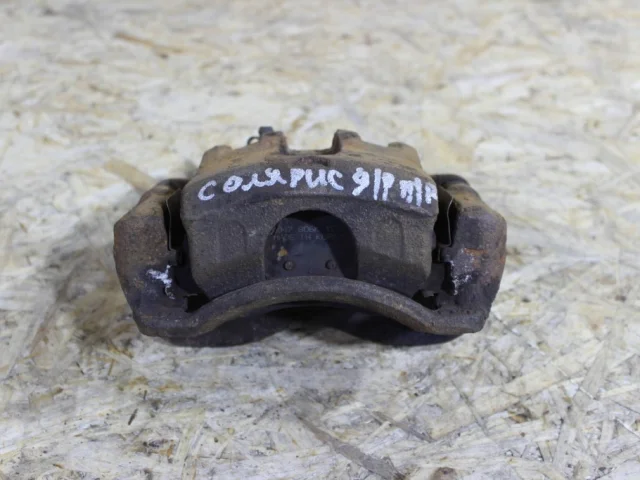 Суппорт передний правый для Hyundai Solaris 1 рестайлинг 2014-2017 на фотографиях