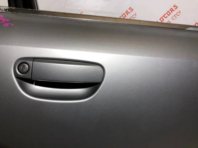 Дверь передняя правая для Audi A4 B6 2000-2004 на фотографиях