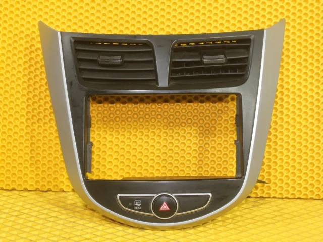 Центральная консоль для Hyundai Solaris 1 RB (2011-2013) Хэтчбек на фотографиях