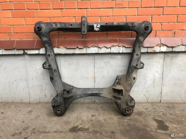 Подрамник двигателя для Toyota Highlander XU50 rest 2014-2020 на фотографиях