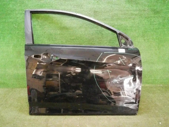 Дверь передняя правая для Hyundai Solaris 1 рестайлинг 2014-2017 на фотографиях