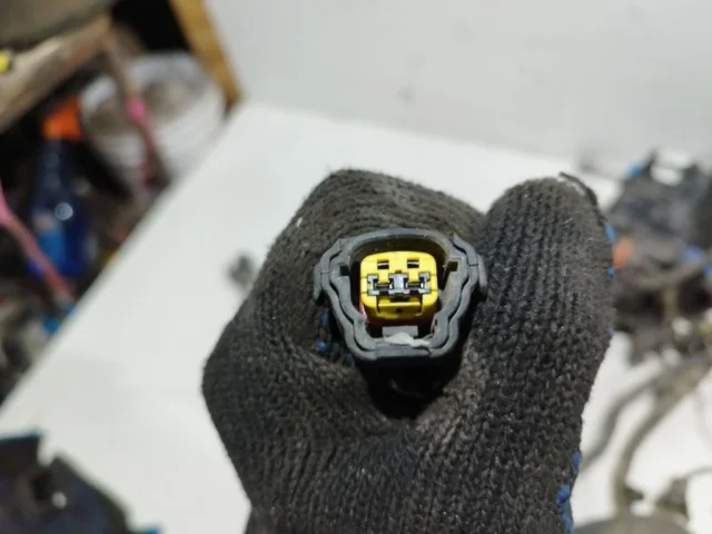 Проводка моторного отсека для Hyundai Solaris 1 рестайлинг 2014-2017 на фотографиях