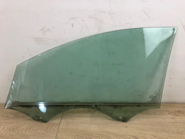 Стекло двери переднее правое для Audi Q7 4L 2005-2015 на фотографиях