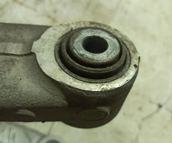 Качающийся рычаг левый для BMW X6 Е71 2007-2012 на фотографиях