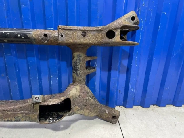 Задняя балка для Mitsubishi ASX I 2010-2012 на фотографиях