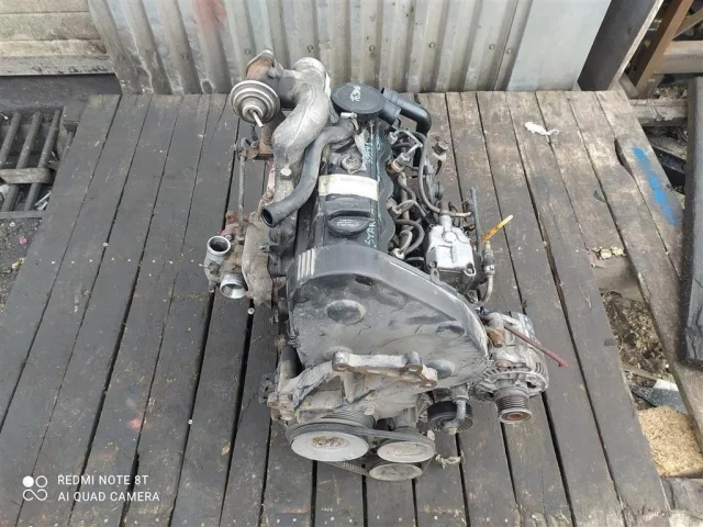 Двигатель без навесного для Volkswagen Passat (B4, Typ 3A) 1993-1997 на фотографиях