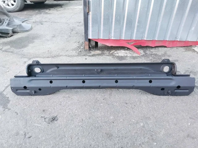 Нижняя планка телевизора для Mercedes-Benz GL class X164 2006-2012 на фотографиях