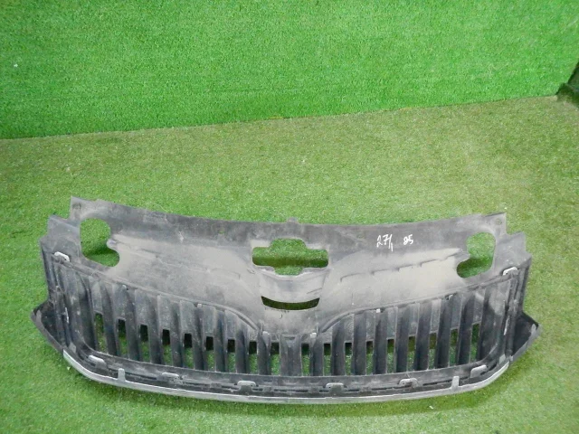 Решетка радиатора для Skoda Rapid I NH3 2012-2017 на фотографиях