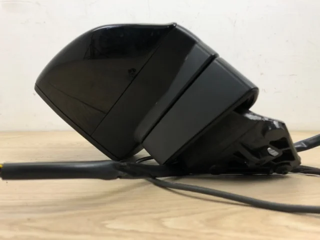 Стекла и зеркала для Audi Q7 4M 2015+ на фотографиях