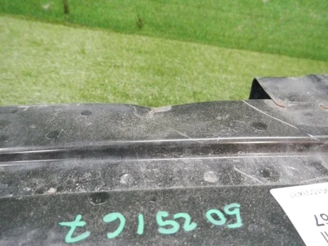 Усилитель бампера передний верхний для Hyundai i40 1 Седан 2011-2015 на фотографиях