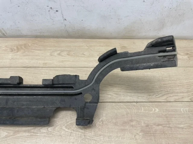 Абсорбер переднего бампера для Audi Q7 4M 2015+ на фотографиях