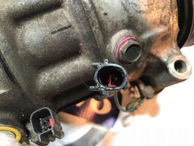 Компрессор кондиционера для Jaguar XF X250 2008-2016 на фотографиях