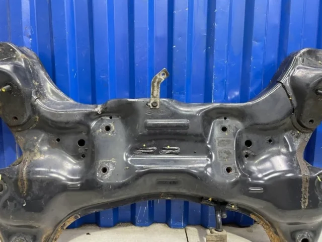 Подрамник двигателя для Hyundai Solaris 1 RB (2011-2013) на фотографиях