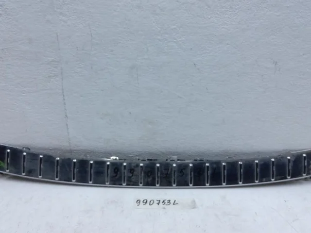 Накладка заднего бампера правая для Volkswagen Touareg I (7L) 2002-2010 на фотографиях