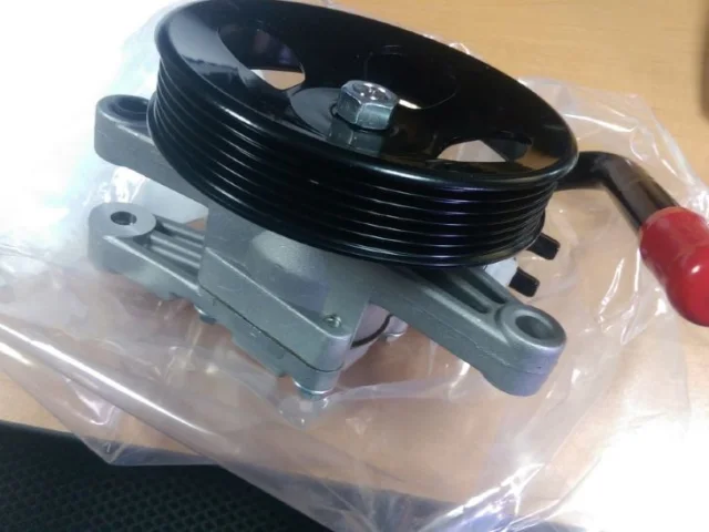 Насос ГУР для Hyundai Solaris 1 рестайлинг 2014-2017 на фотографиях