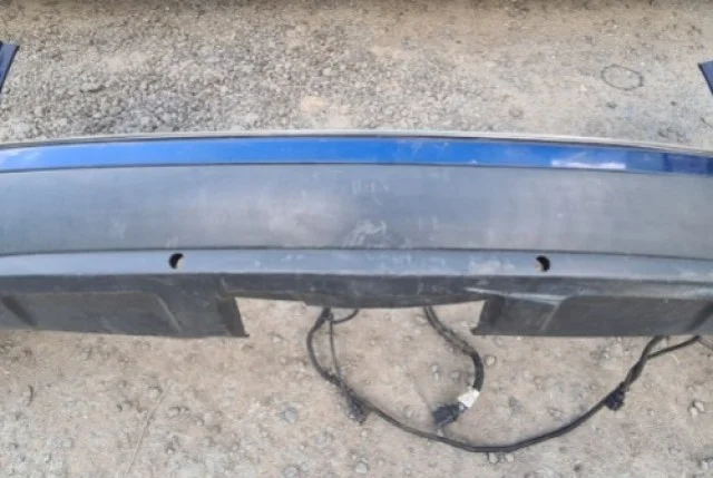 Накладка заднего бампера для Volkswagen Touareg I (7L) 2002-2010 на фотографиях