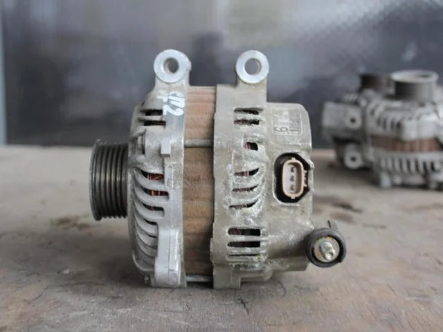 Генератор для Subaru Forester SG 2002-2008 на фотографиях