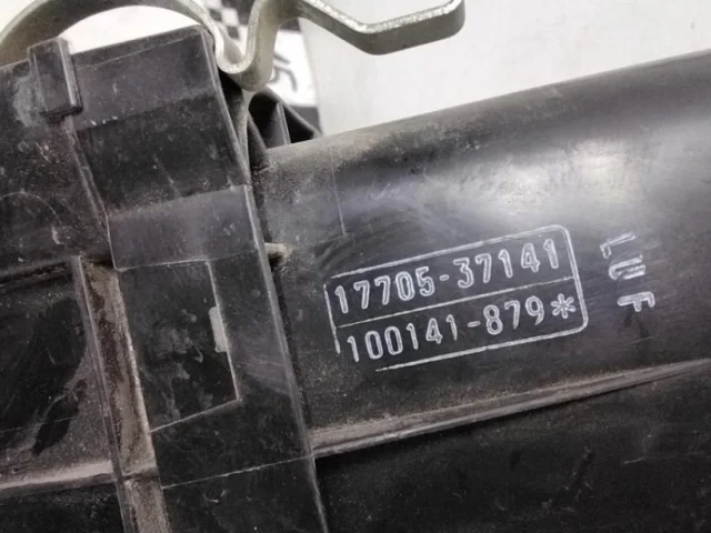 Корпус воздушного фильтра для Toyota RAV4 XA40 2013-2015 на фотографиях