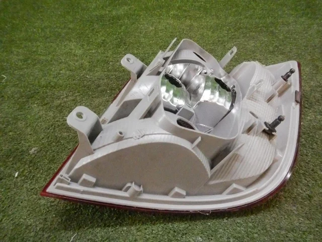 Фонарь левый для Skoda Rapid I NH3 2012-2017 на фотографиях