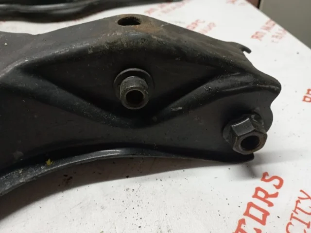 Рычаг задний левый нижний для Suzuki Grand Vitara 2005-2014 на фотографиях