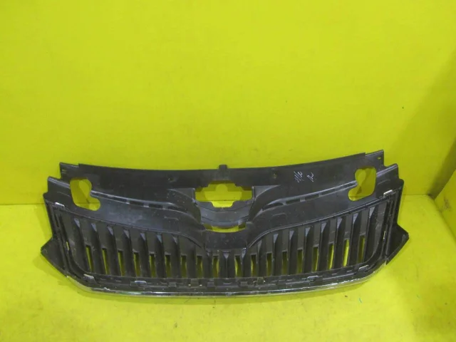 Решетка радиатора для Skoda Rapid I NH3 2012-2017 на фотографиях