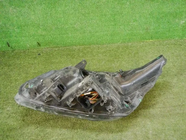 Фара правая для Ford Explorer U502 rest 2014-2019 на фотографиях