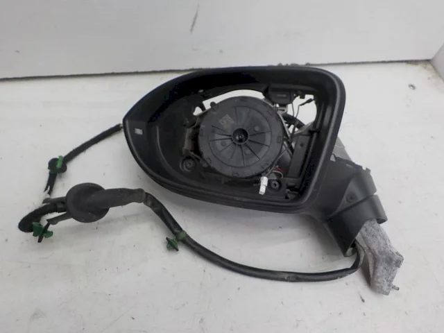 Зеркало боковое левое для Volkswagen Passat (B8) 2014-2019 на фотографиях