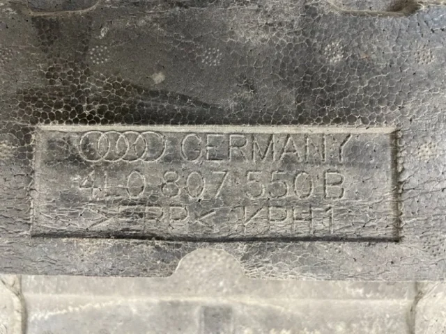 Абсорбер переднего бампера для Audi Q7 4L 2005-2015 на фотографиях