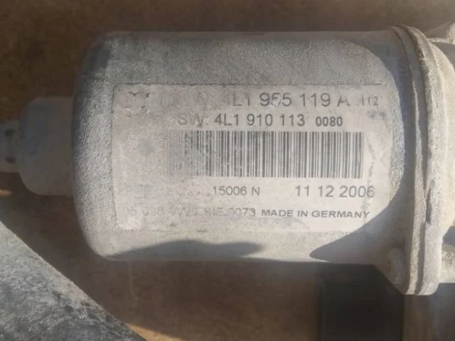 Мотор стеклоочистителя для Audi Q7 4L 2005-2015 на фотографиях