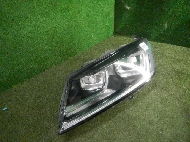Фара ксенон левая для Volkswagen Touareg II (7P5) Rest 2014-2018 на фотографиях