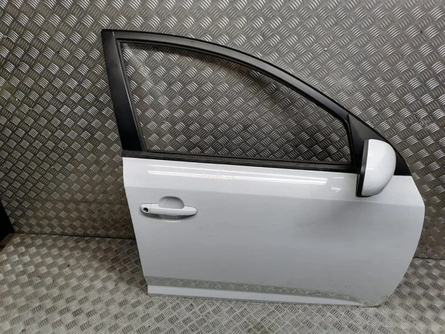 Дверь передняя правая для Kia Ceed 1 ED rest 2010-2012 на фотографиях
