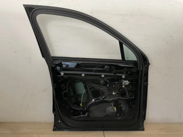 Накладка на дверь передняя левая для Audi Q7 4M 2015+ на фотографиях