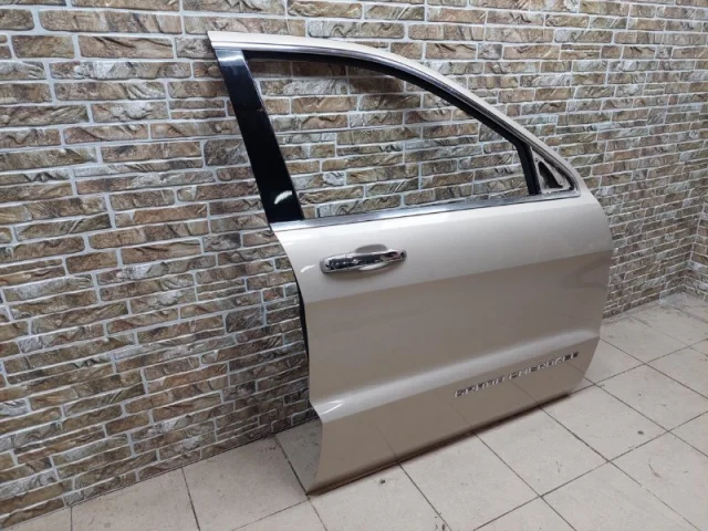 Двери для Jeep Grand Cherokee 4 WK2 rest 2013-2018 на фотографиях