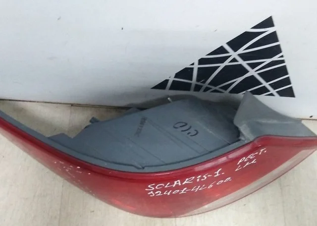 Фонарь левый для Hyundai Solaris 1 RB (2011-2013) на фотографиях