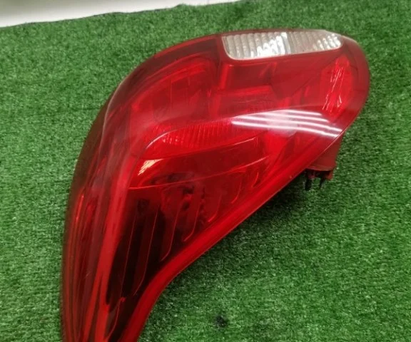 Фонарь левый для Opel Mokka 2012-2016 на фотографиях