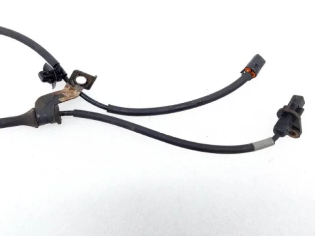 Датчик ABS передний правый для Kia Ceed 2 JD 2012-2016 на фотографиях