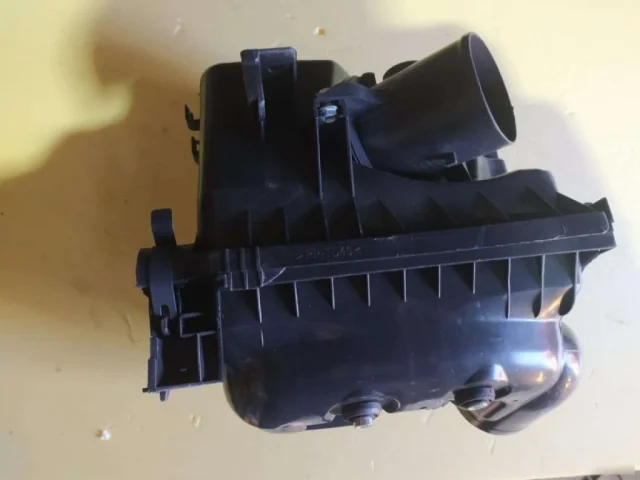 Корпус воздушного фильтра для Toyota Corolla E140/E150 Седан 2006-2013 на фотографиях