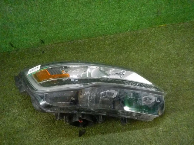 Фара правая для Ford Explorer U502 rest 2014-2019 на фотографиях