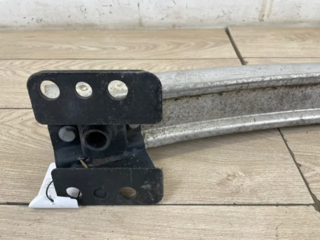 Усилитель заднего бампера для Audi Q7 4L 2005-2015 на фотографиях