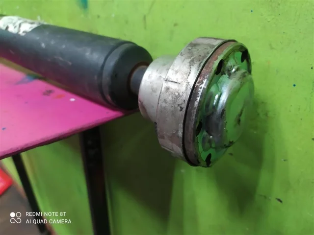 Карданный вал задний для Volkswagen Touareg I (7L) 2002-2010 на фотографиях