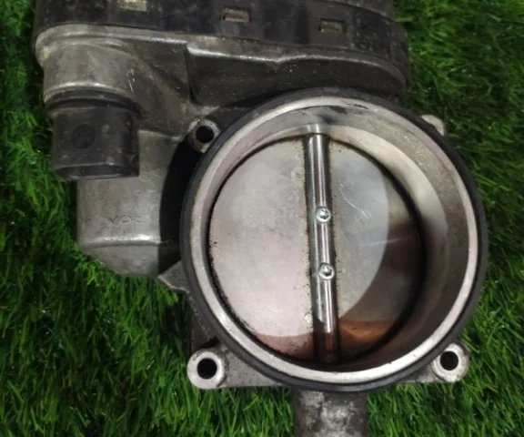 Дроссельная заслонка для BMW X5 Е53 1999-2006 на фотографиях