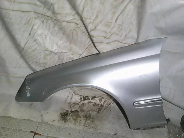Крыло левое для Mercedes-Benz C class CL203 2000-2008 на фотографиях