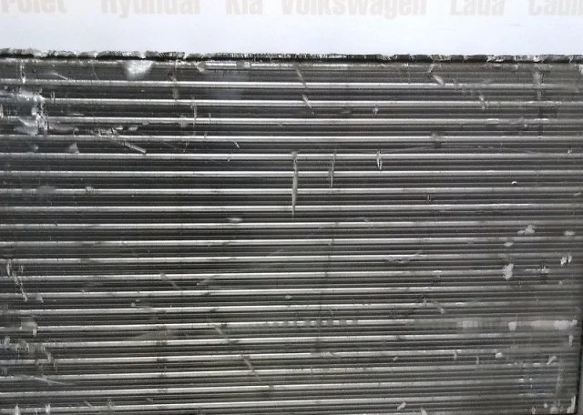 Радиатор охлаждения ДВС для Volkswagen Golf VI (5K) 2008-2012 на фотографиях