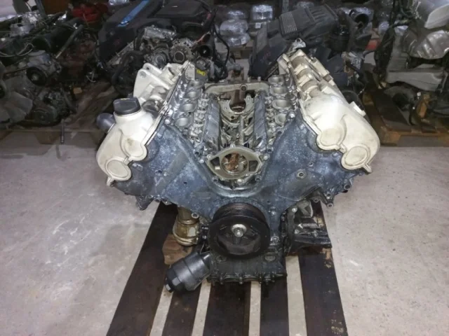 Двигатель без навесного для Porsche Cayenne 958 2010-2014 на фотографиях